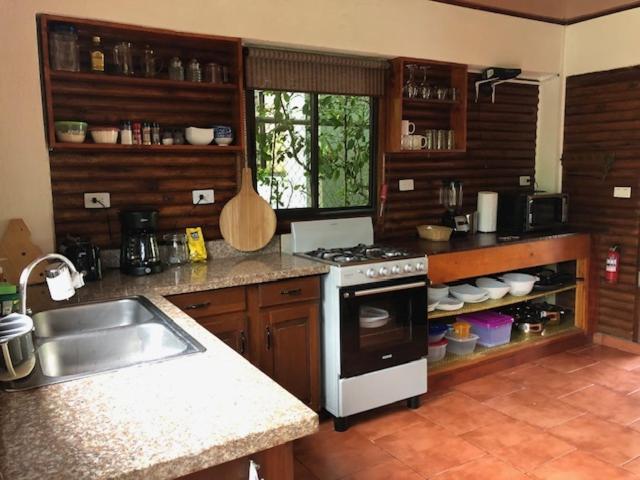 Casa Toucan Mit Privat Pool Near Np Ballena Увита Екстериор снимка